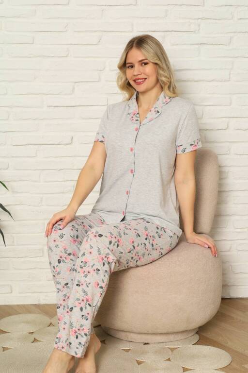 Kadın Pijama Takımı - Gri Gül Desenli Önden Düğmeli Kısa Kollu Likralı Penye 2873KY - Alimer (1)