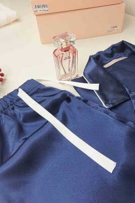 İpek Saten Boydan Düğmeli Kadın Pijama Takımı - Lacivert Erkek Yaka Fiyonklu 8004MS - 3